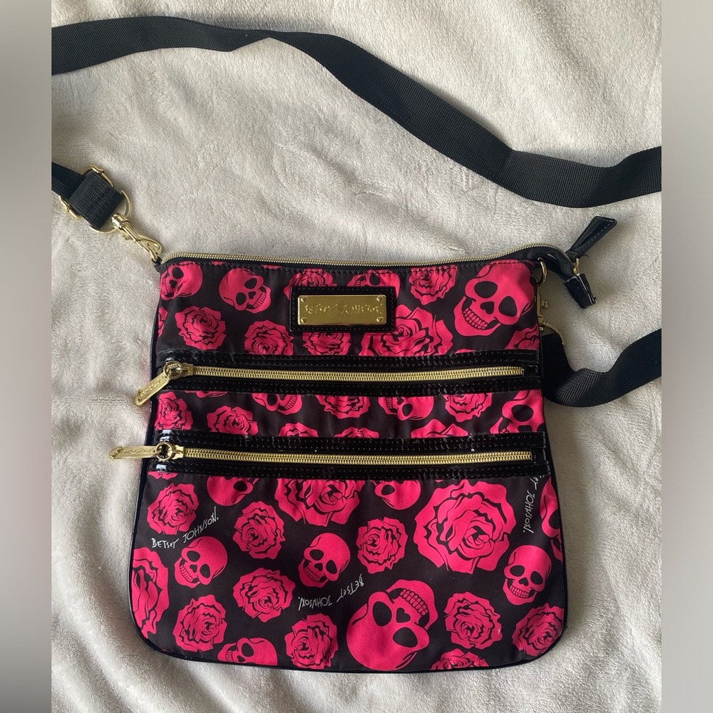 ‼️FINAL PRICE‼️ BETSEY JOHNSON CROSSBODY